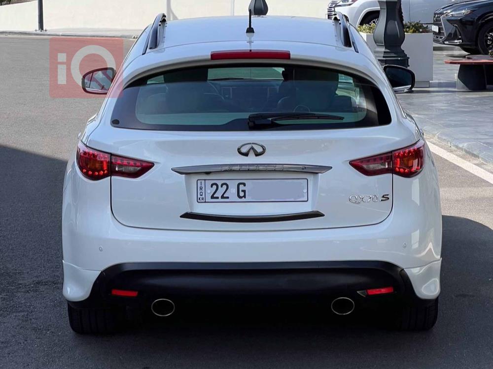 انفنتي QX70